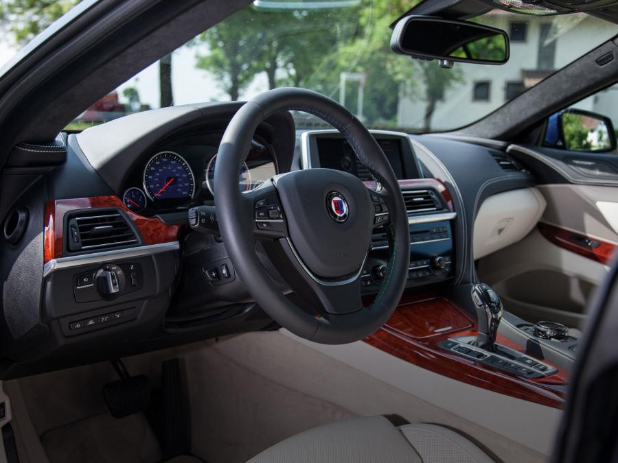 Интерьер Alpina B6 xDrive Gran Coupe 2014 года  (NA) (фото 13 из 15)